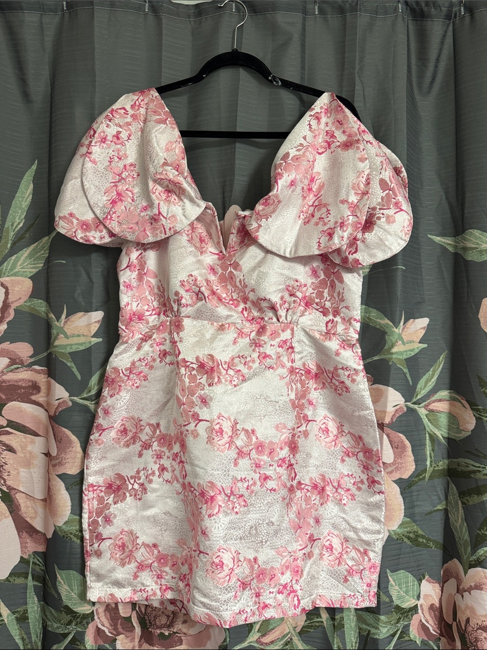 PrettyLittleThing Pink Floral Jacquard Puff-Sleeve Mini Dress